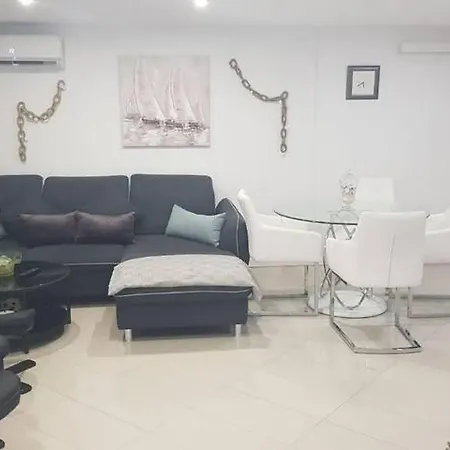 Stella * Рованьска