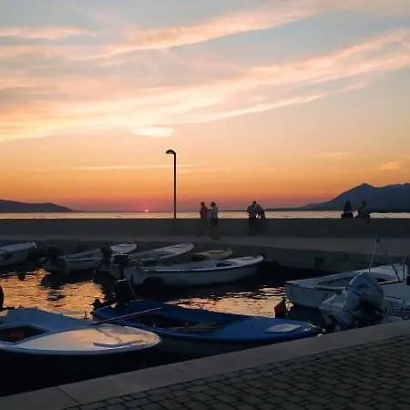 公寓 Stella 洛瓦尼斯卡