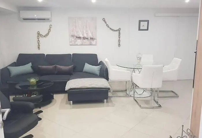 Stella * Рованьска